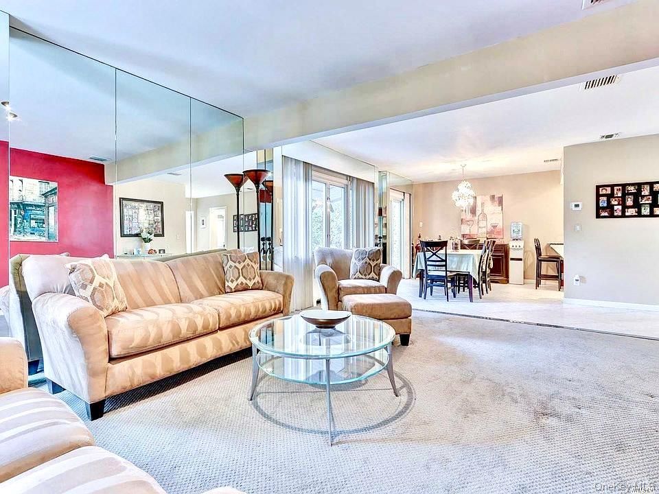 Chandelier, Dining room, Interior, Living room