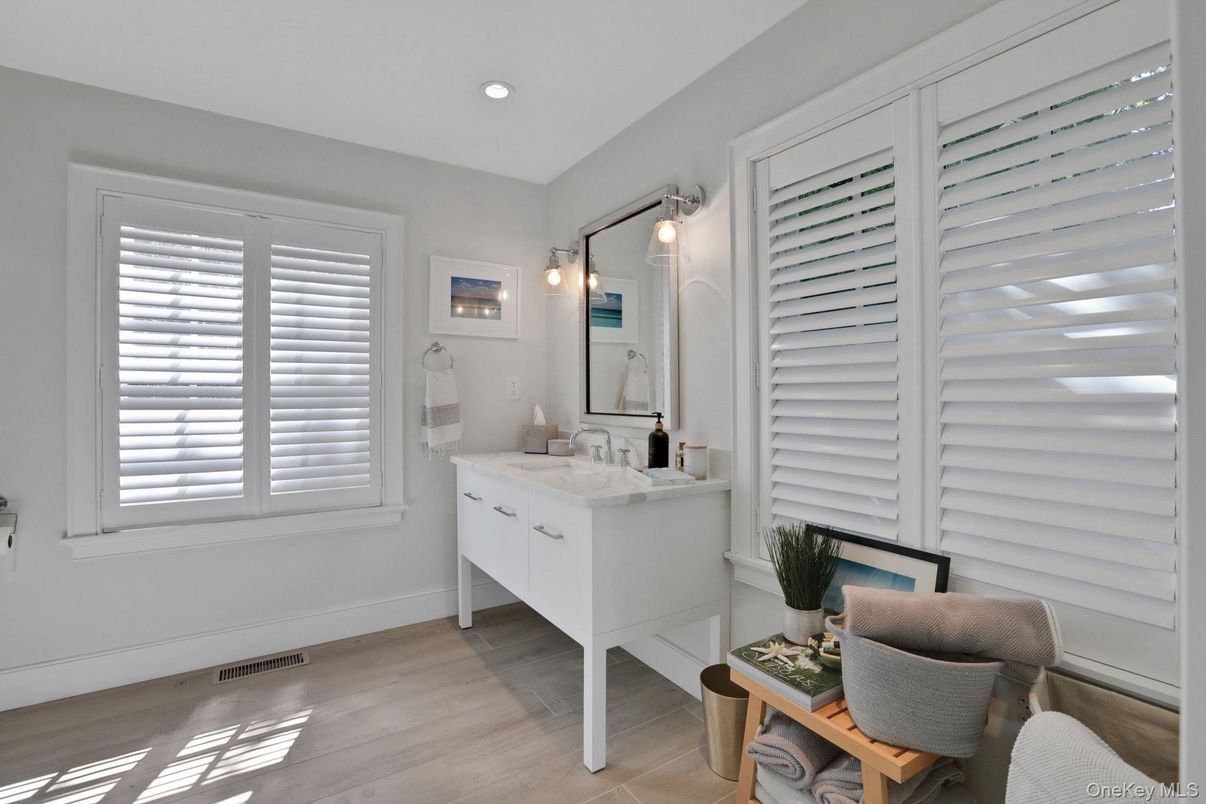 Bathroom, Interior, Recessed Lighting, Wood Texture Flooring