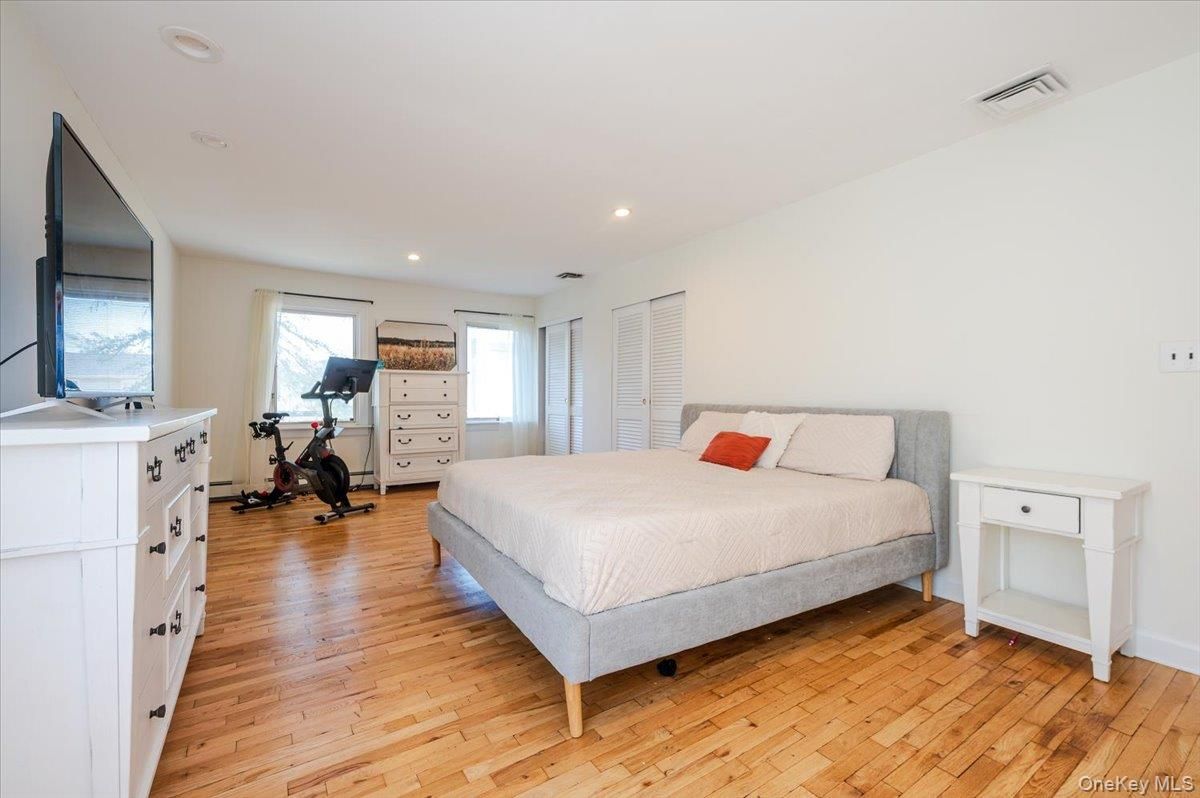 Bedroom, Fitness Equipment, Interior, Recessed Lighting, Wood Texture Flooring
