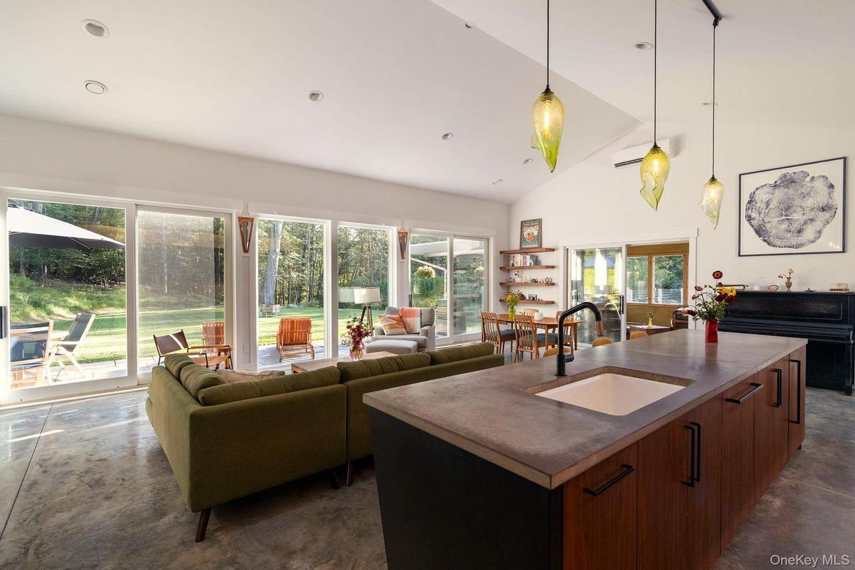 Dining room, Interior, Living room, Pendant Lights, Recessed Lighting