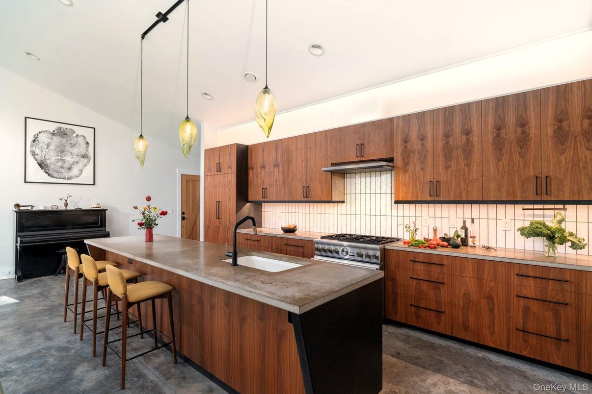 Interior, Kitchen, Pendant Lights, Recessed Lighting, Stainless Steel Appliances