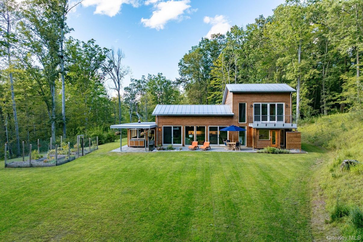 Backyard, Exterior, Hot Tub, Solar Panels
