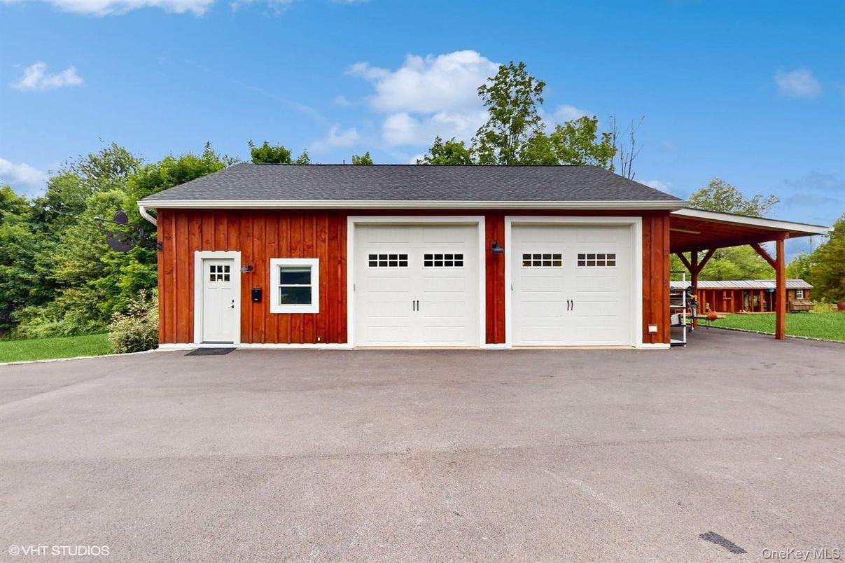 Detached Garage, Exterior