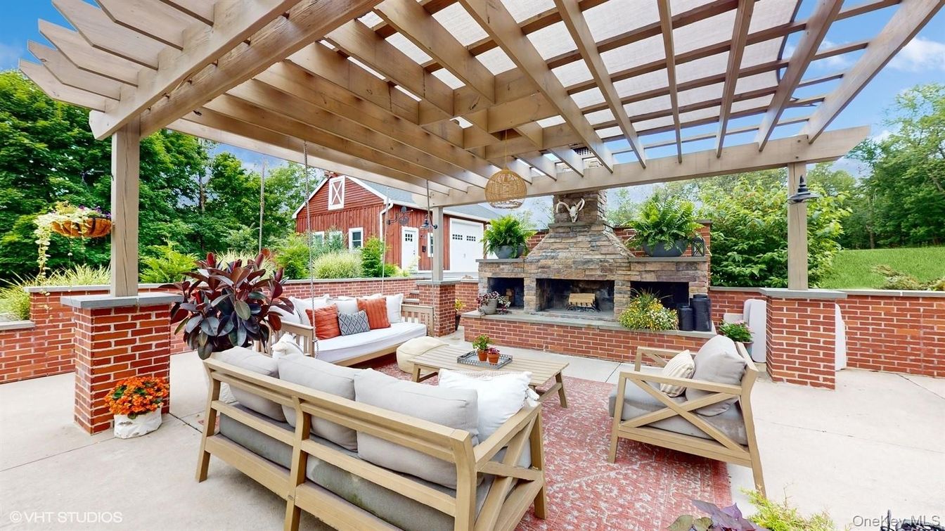 Exterior, Fireplace