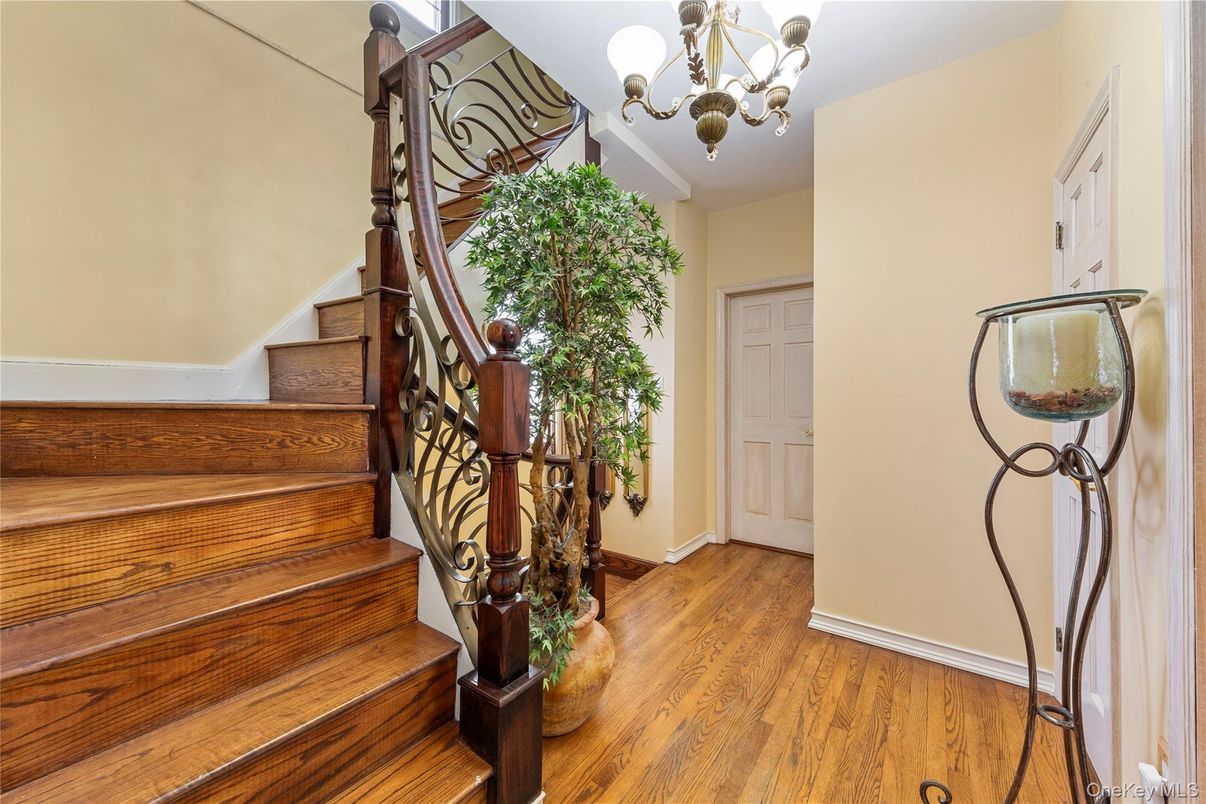 Chandelier, Interior, Wood Texture Flooring