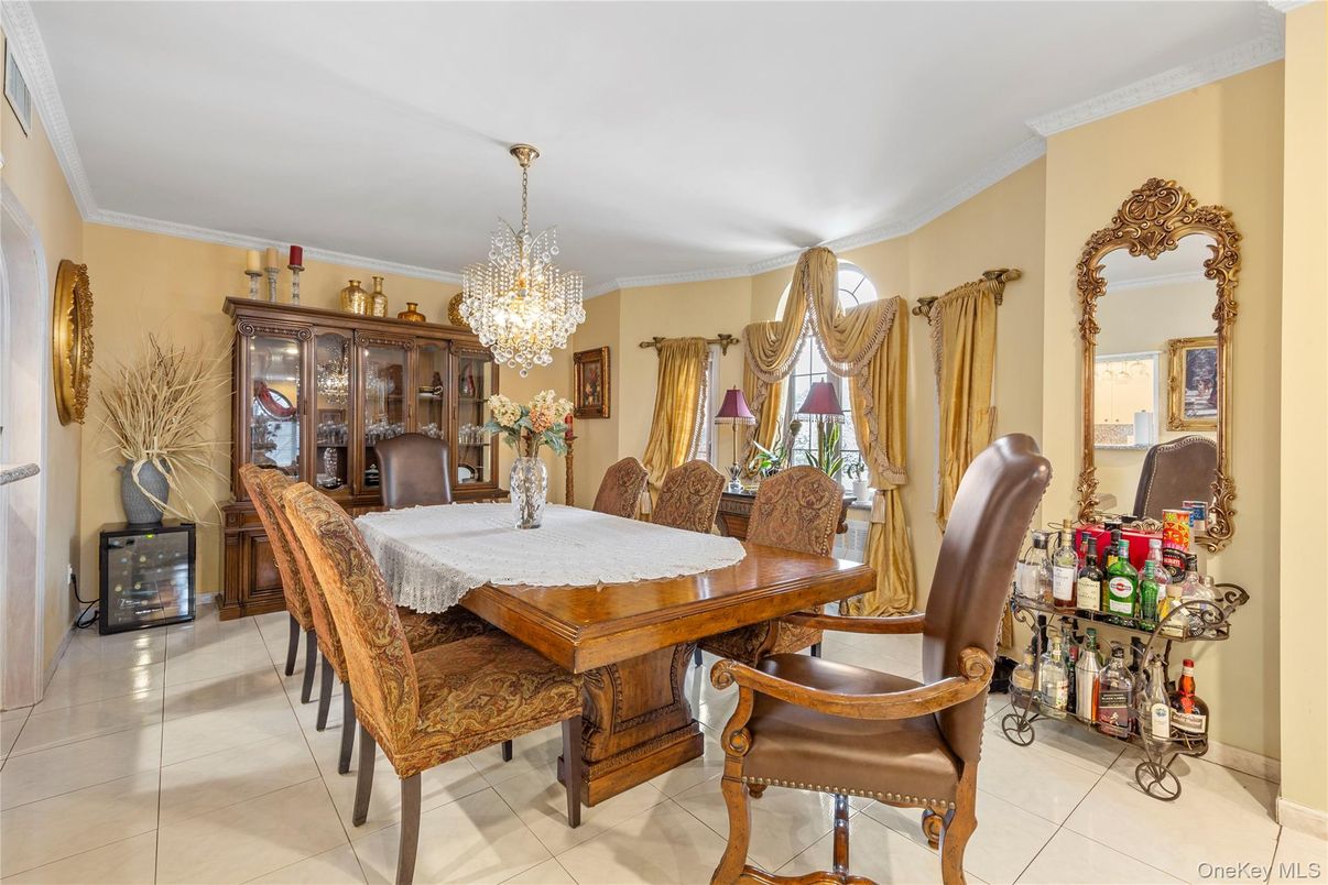 Chandelier, Dining room, Interior