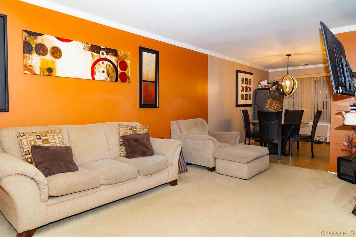 Dining room, Interior, Living room, Pendant Lights
