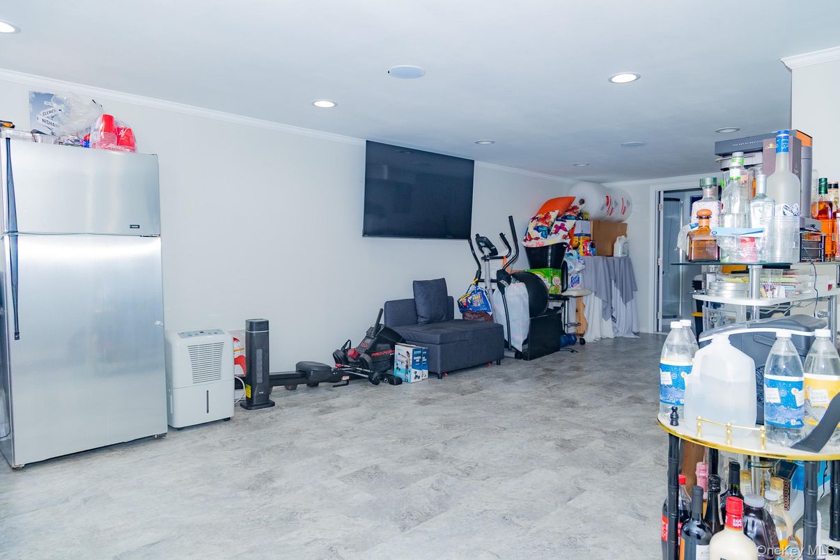 Fitness Equipment, Interior, Recessed Lighting