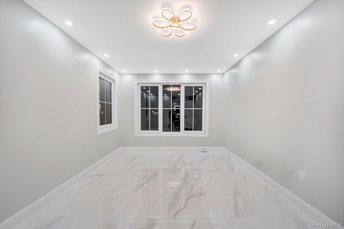 Empty room, Interior, Marble, Recessed Lighting