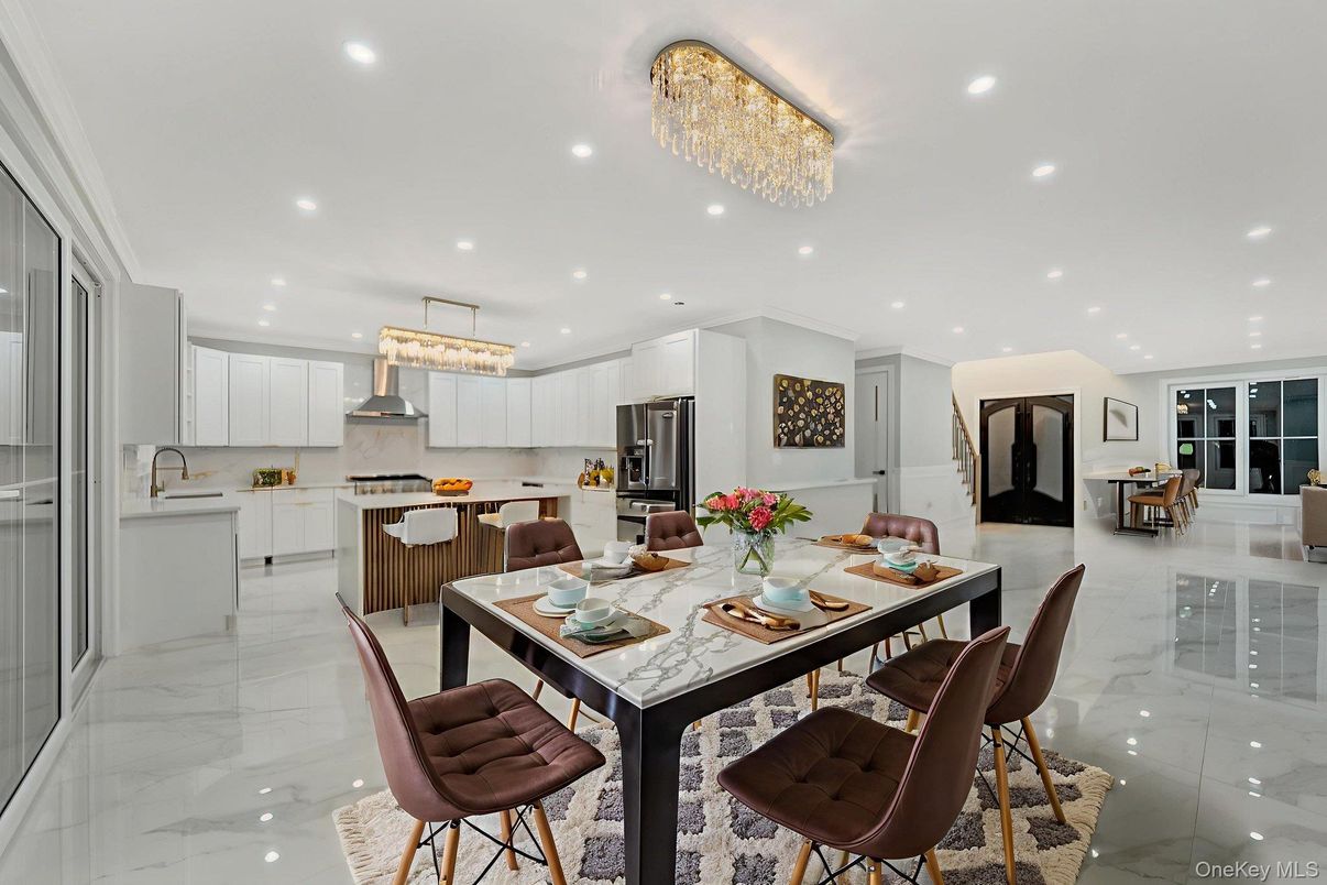 Chandelier, Dining room, Interior, Kitchen, Marble, Recessed Lighting, Stainless Steel Appliances
