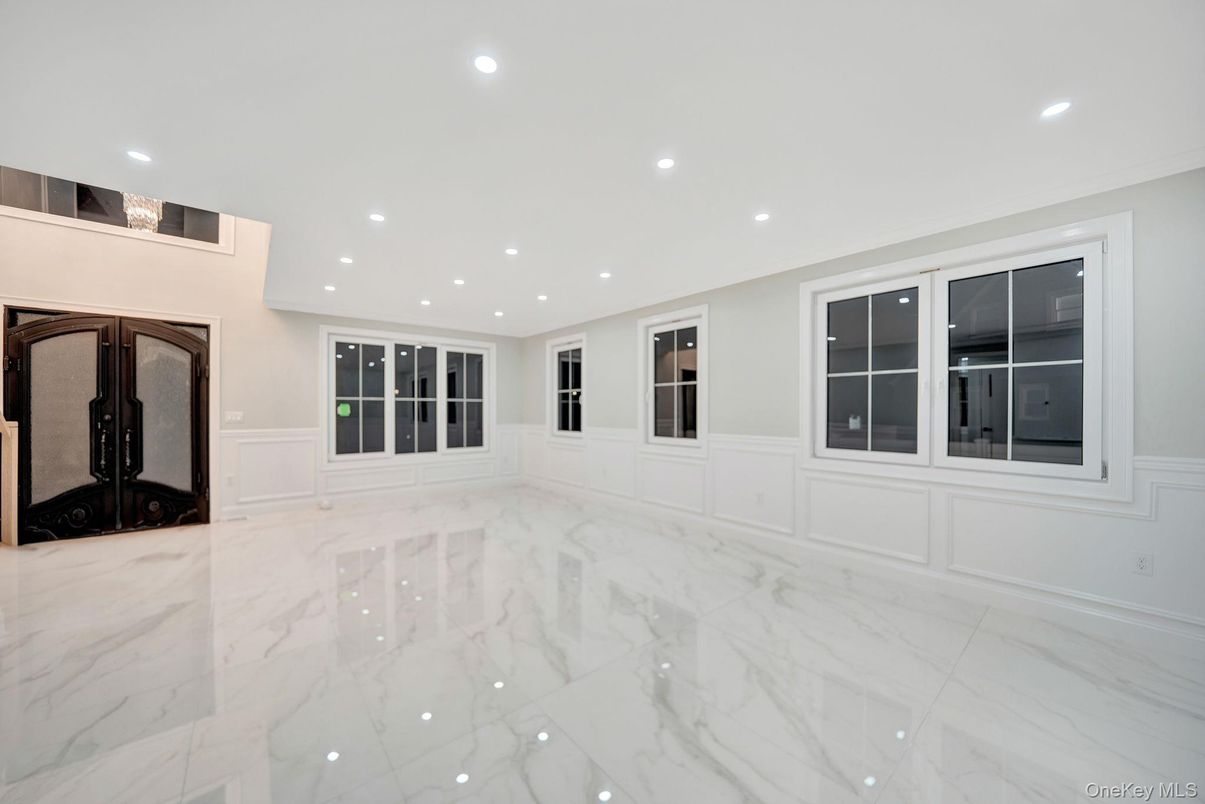 Empty room, Interior, Marble, Recessed Lighting