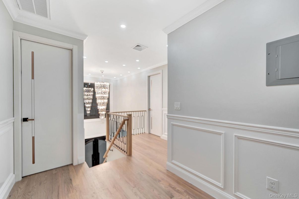 Interior, Pendant Lights, Recessed Lighting, Wood Texture Flooring