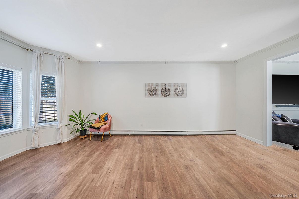 Empty room, Interior, Recessed Lighting, Wood Texture Flooring