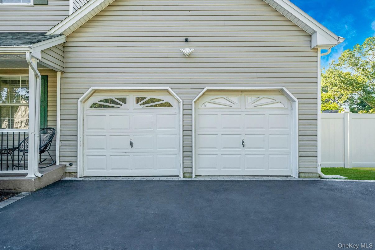 Detached Garage, Exterior