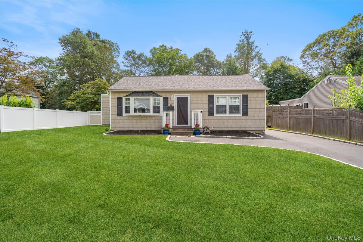 Backyard, Exterior, Facade, Cape Cod