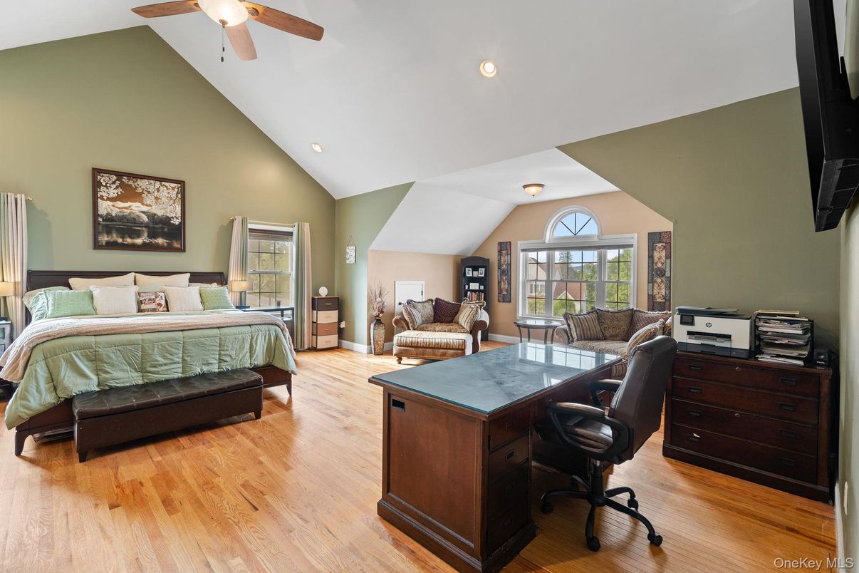 Bedroom, Home Office, Interior, Recessed Lighting, Wood Texture Flooring