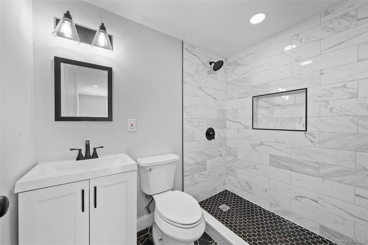 Bathroom, Interior, Marble Walls, Recessed Lighting