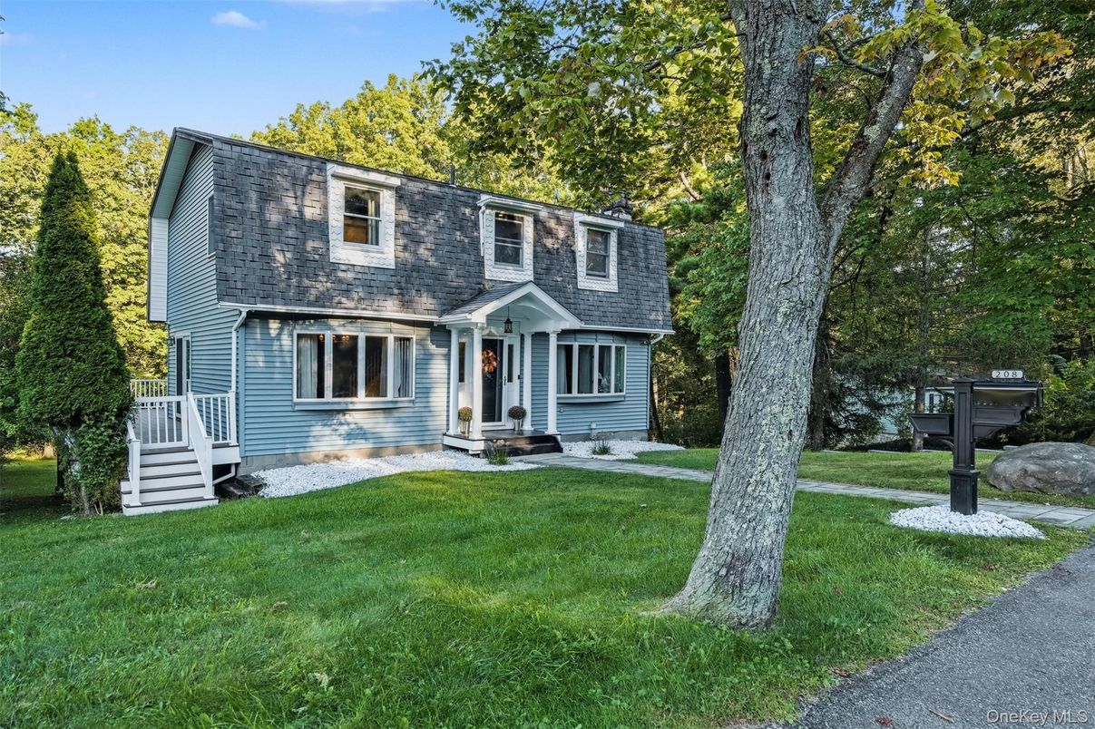 Exterior, Facade, Cape Cod