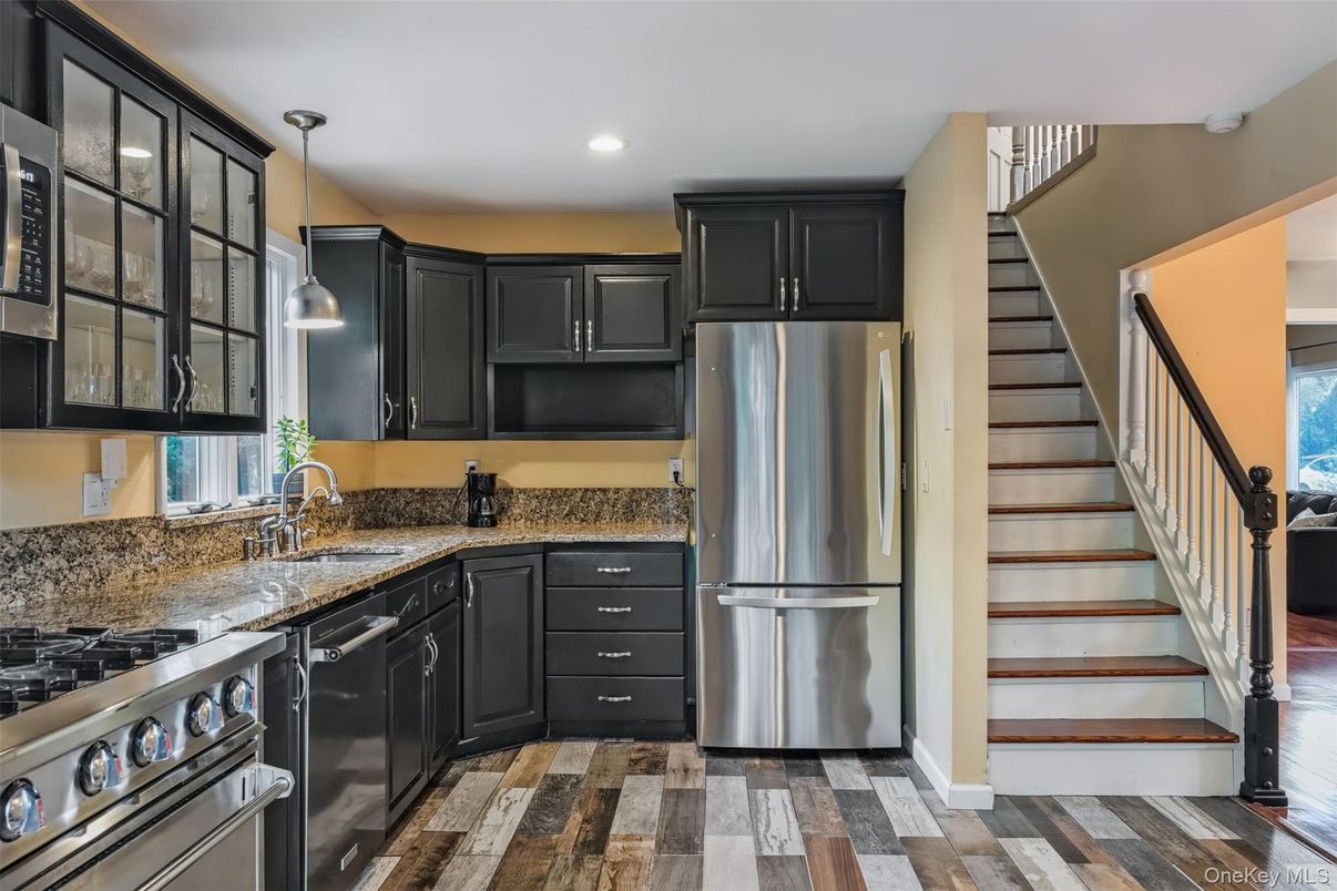 Interior, Kitchen, Pendant Lights, Recessed Lighting, Stainless Steel Appliances