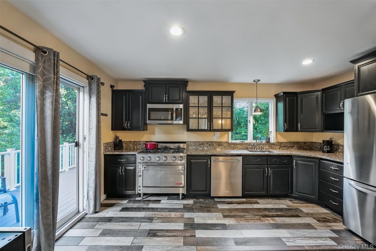 Interior, Kitchen, Pendant Lights, Recessed Lighting, Stainless Steel Appliances