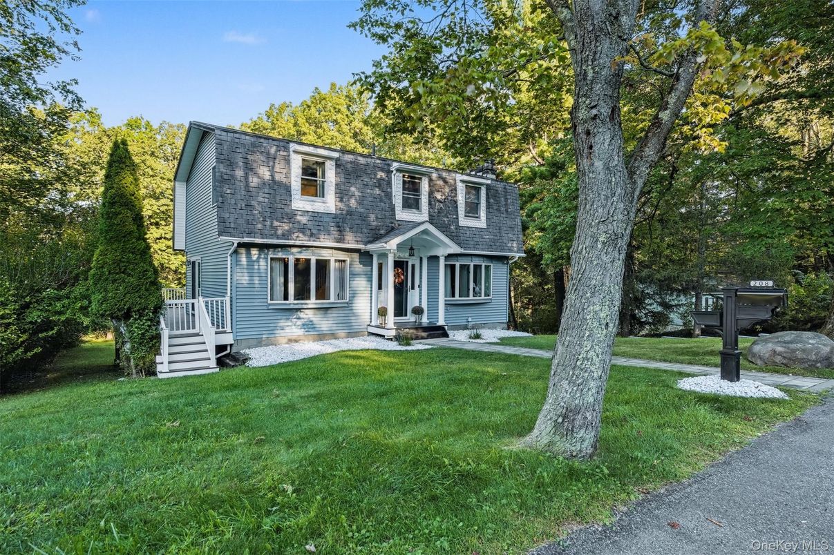 Exterior, Facade, Cape Cod