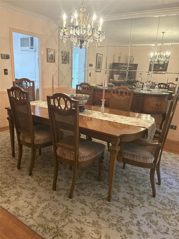 Chandelier, Dining room, Interior