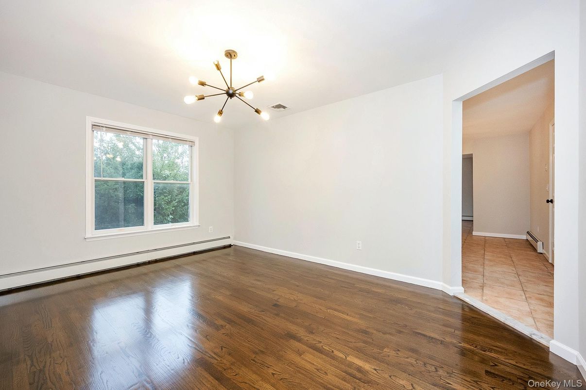 Empty room, Interior, Pendant Lights, Wood Texture Flooring