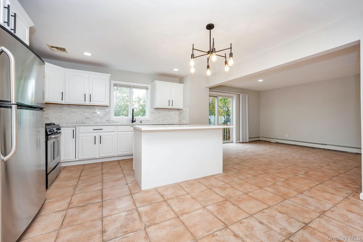 Interior, Kitchen, Pendant Lights, Recessed Lighting, Stainless Steel Appliances