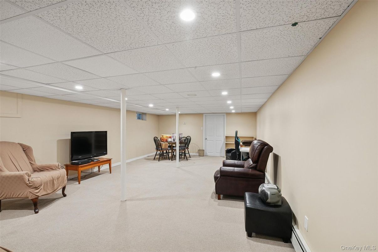 Dining room, Interior, Recessed Lighting