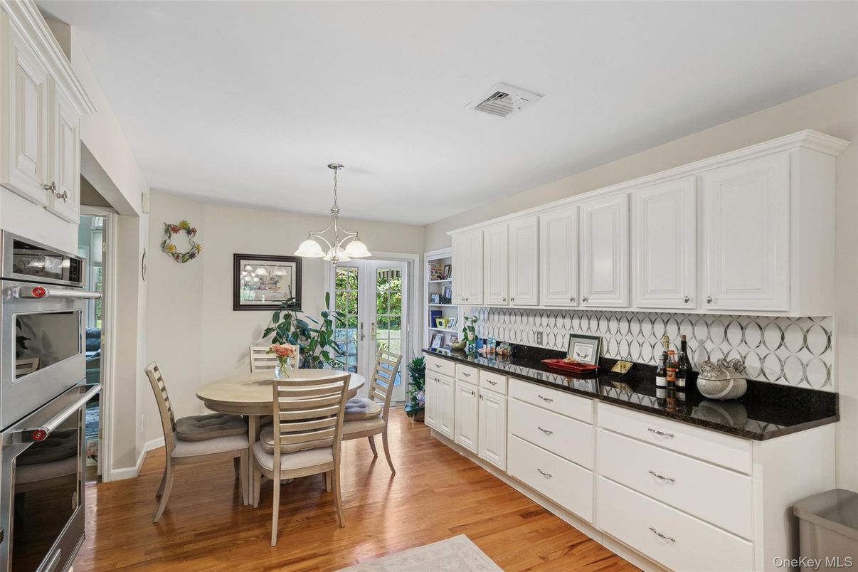 Dining room, Interior, Kitchen, Pendant Lights, Wood Texture Flooring