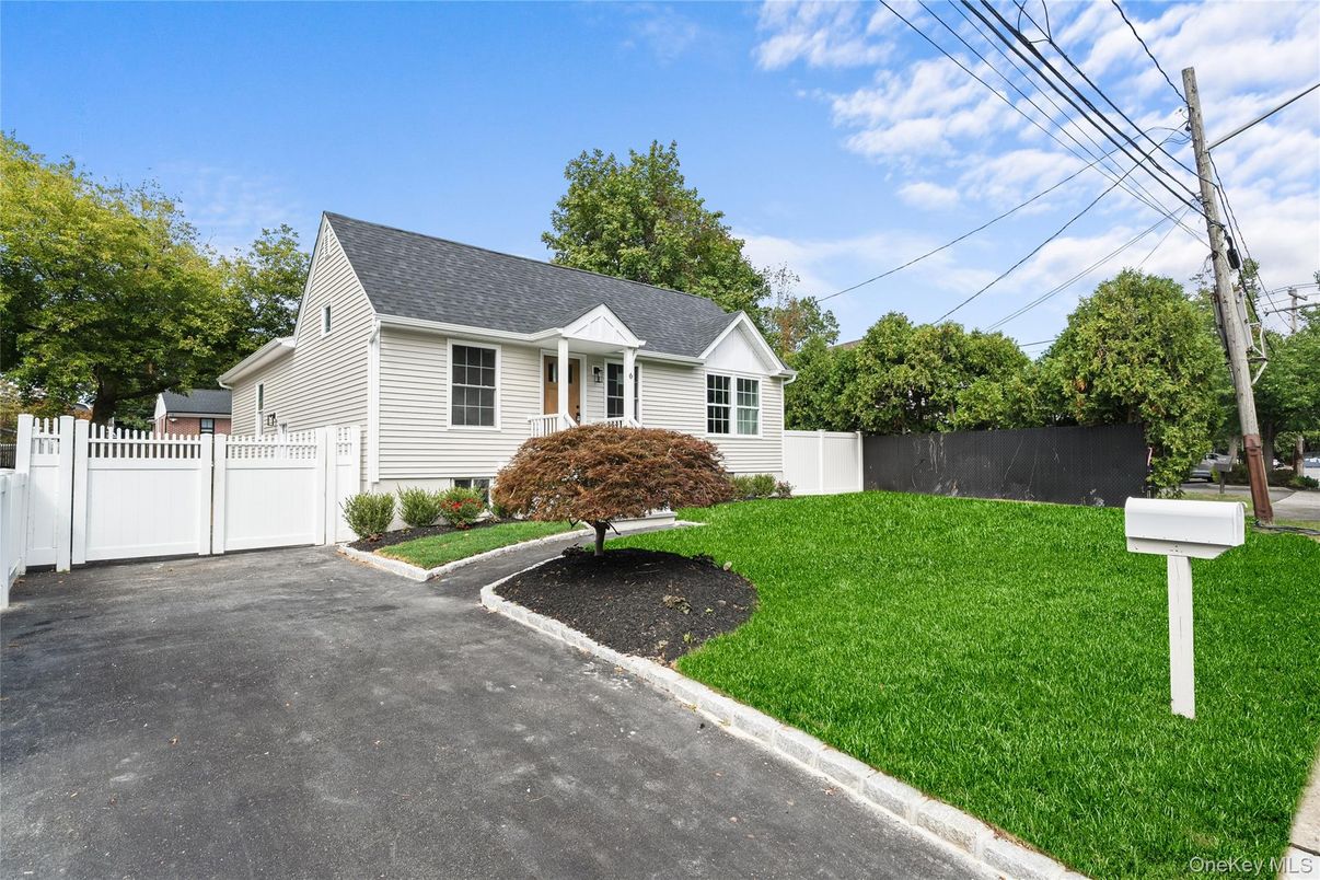 Attached, Backyard, Exterior, Facade, Cape Cod