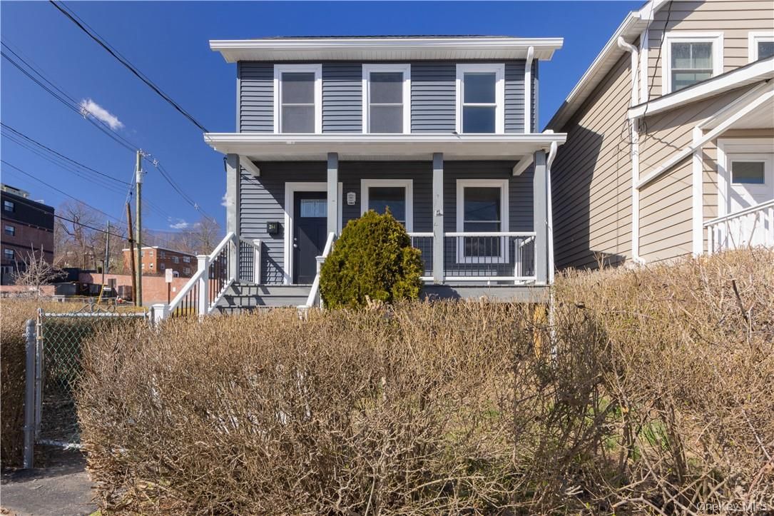 Exterior, Facade, American Foursquare