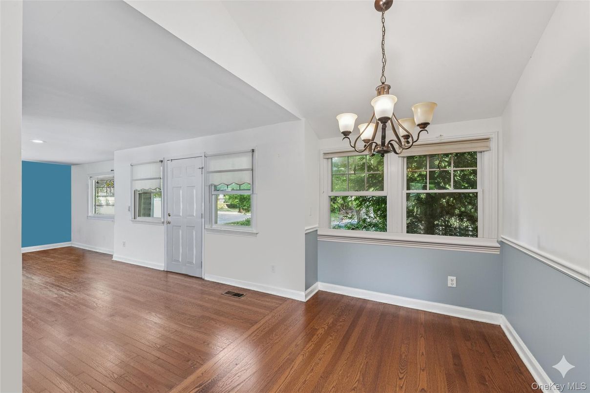 Chandelier, Empty room, Interior, Recessed Lighting, Wood Texture Flooring