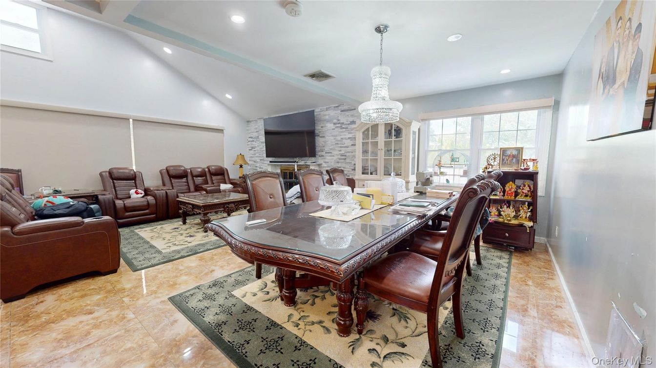 Chandelier, Dining room, Interior, Living room, Pendant Lights, Recessed Lighting