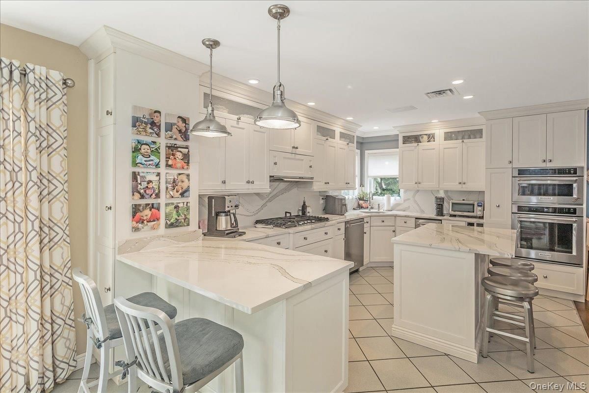 Interior, Kitchen, Pendant Lights, Recessed Lighting, Stainless Steel Appliances
