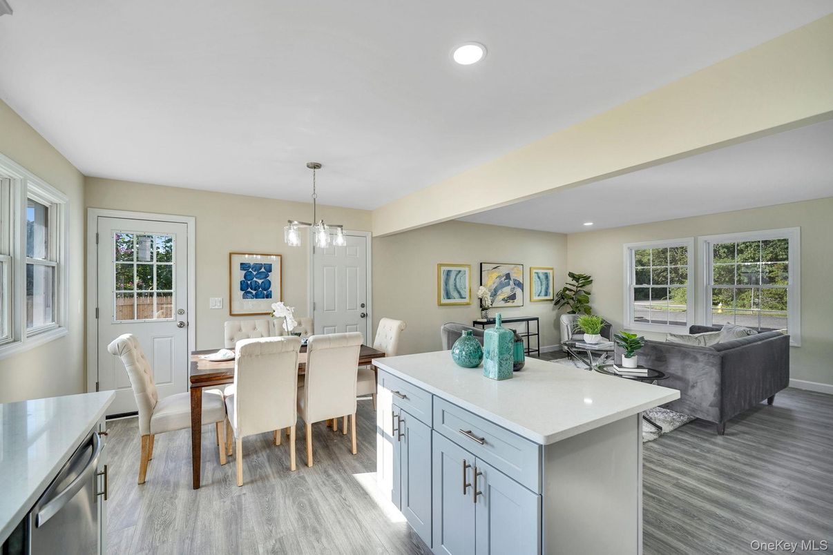 Dining room, Interior, Living room, Pendant Lights, Recessed Lighting, Wood Texture Flooring