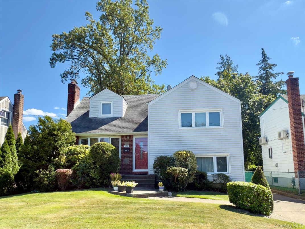 Exterior, Facade, Brick Facade, Split Level