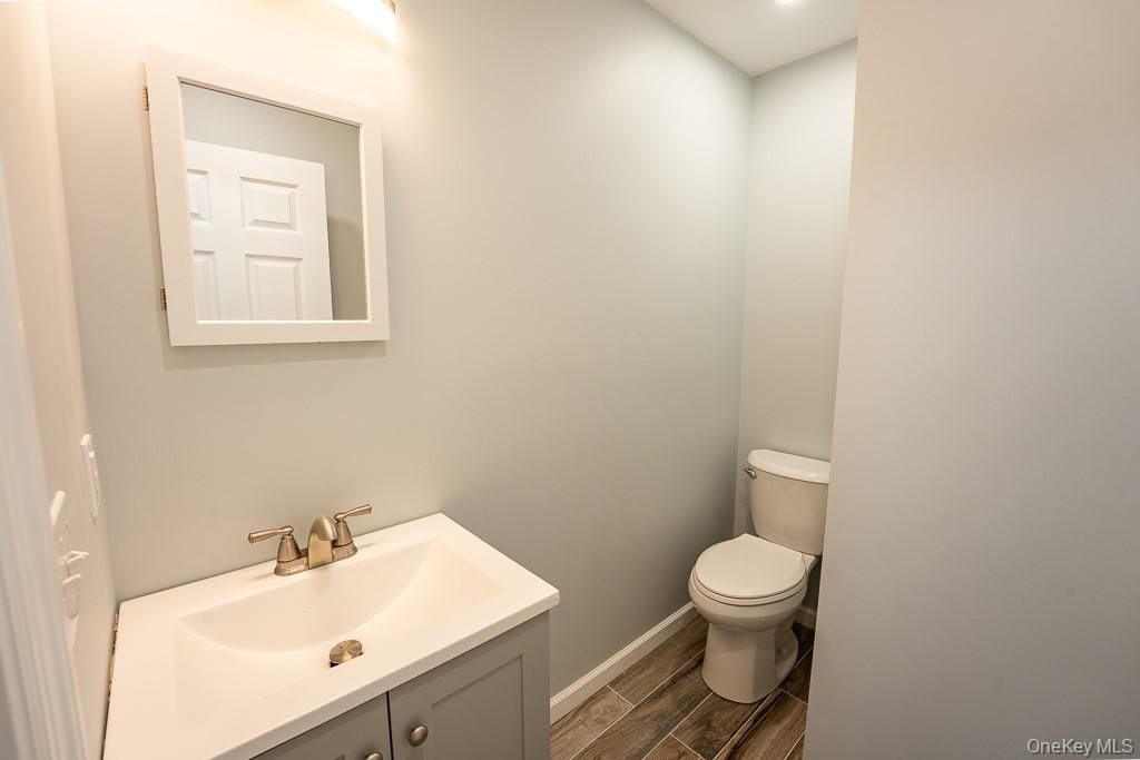 Bathroom, Interior, Recessed Lighting, Wood Texture Flooring