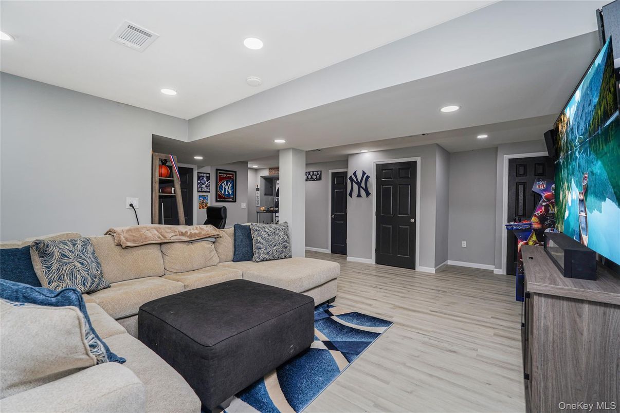 Interior, Living room, Recessed Lighting, Wood Texture Flooring
