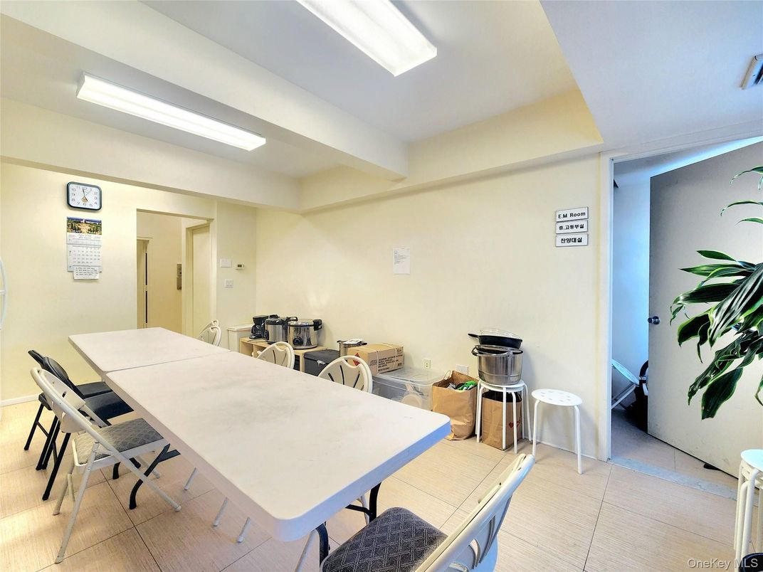 Dining room, Interior