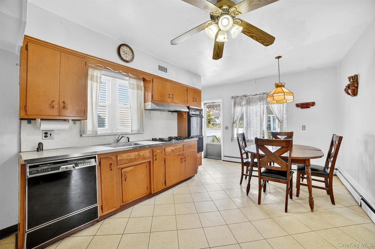 Dining room, Interior, Kitchen, Pendant Lights