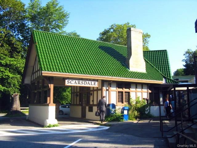 Exterior, Facade, None