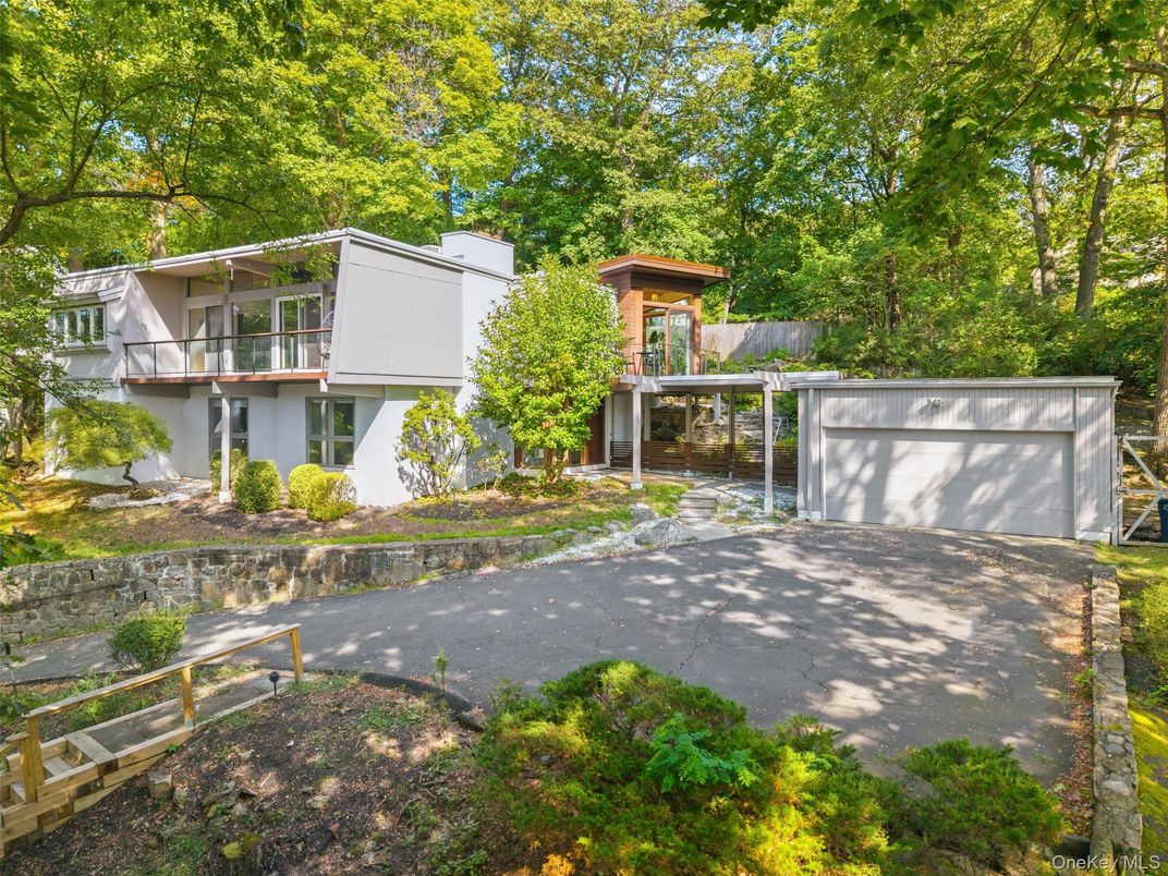 Detached Garage, Exterior, Facade, Modern