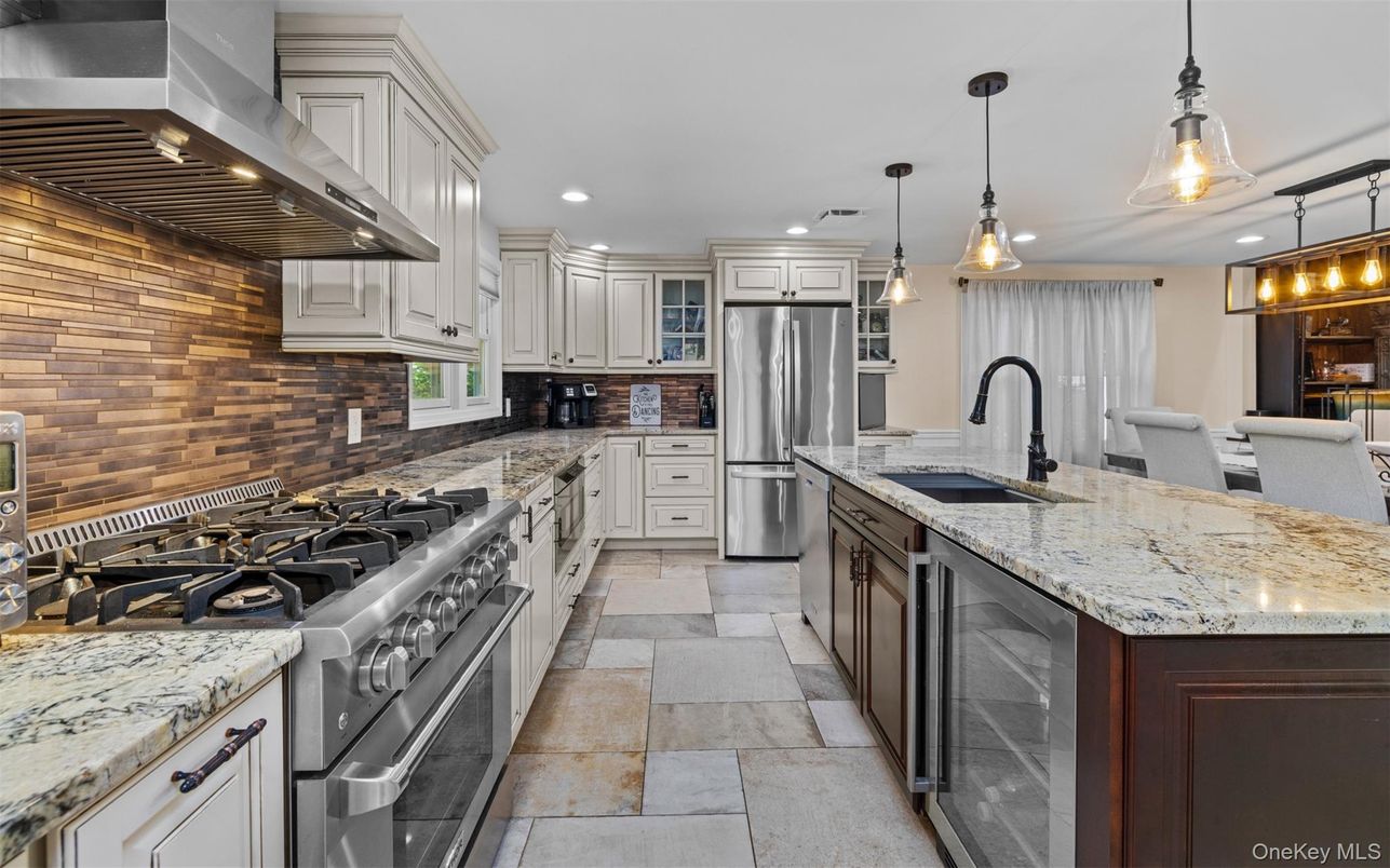 Interior, Kitchen, Pendant Lights, Recessed Lighting, Stainless Steel Appliances