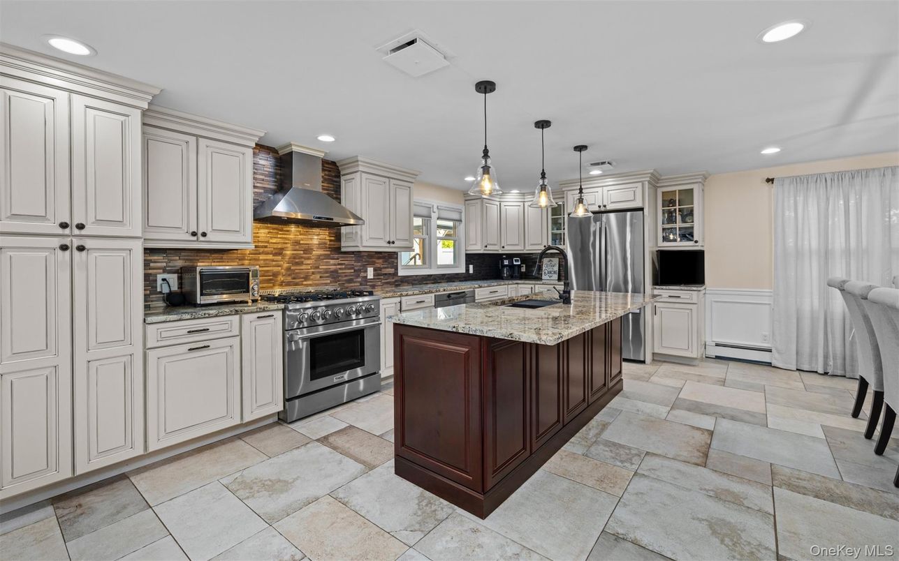 Interior, Kitchen, Pendant Lights, Recessed Lighting, Stainless Steel Appliances