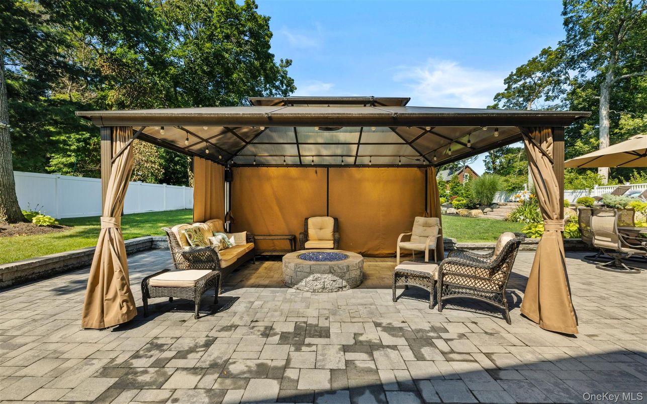 Exterior, Hot Tub
