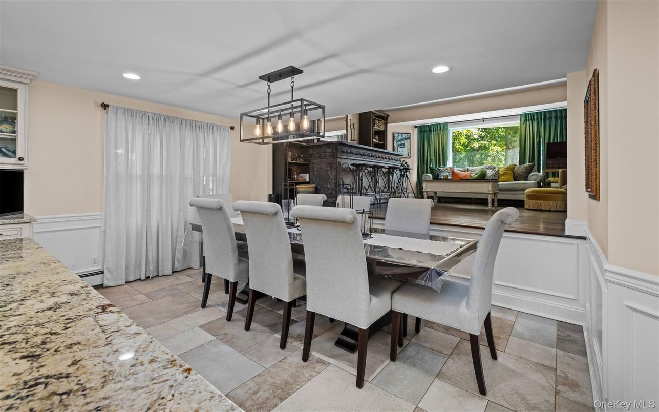 Dining room, Interior, Pendant Lights, Recessed Lighting