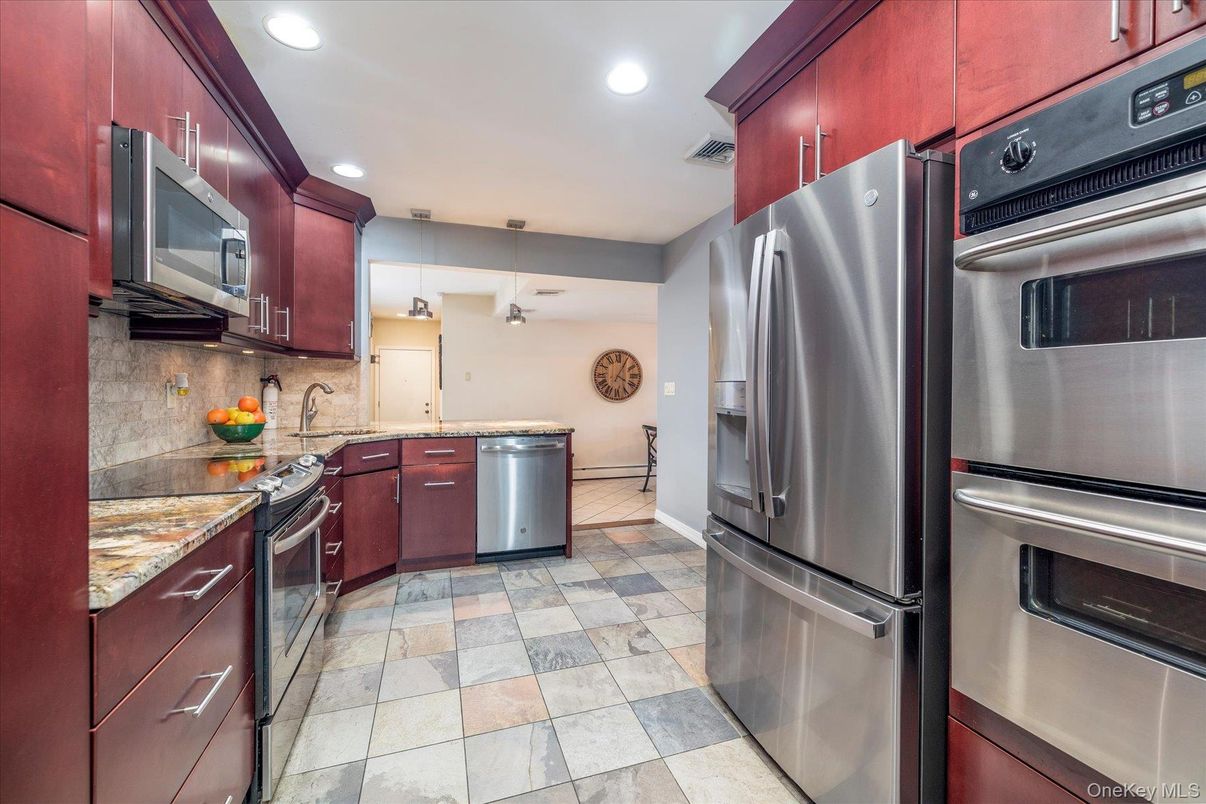 Interior, Kitchen, Pendant Lights, Recessed Lighting, Stainless Steel Appliances