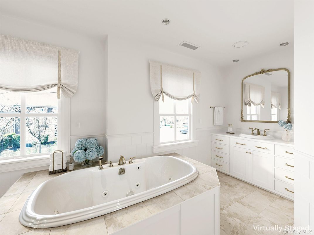 Bathroom, Dual Sink Vanities, Interior, Recessed Lighting