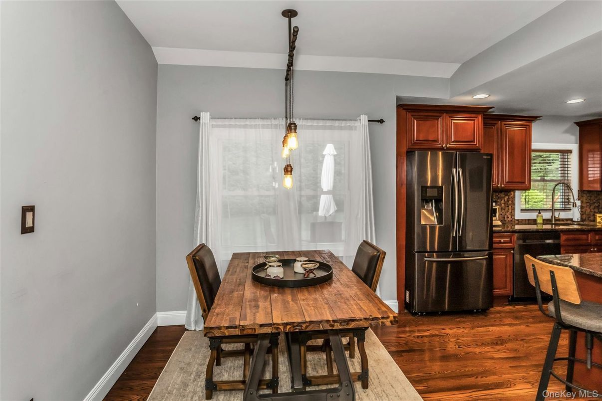 Dining room, Interior, Kitchen, Pendant Lights, Recessed Lighting, Wood Texture Flooring